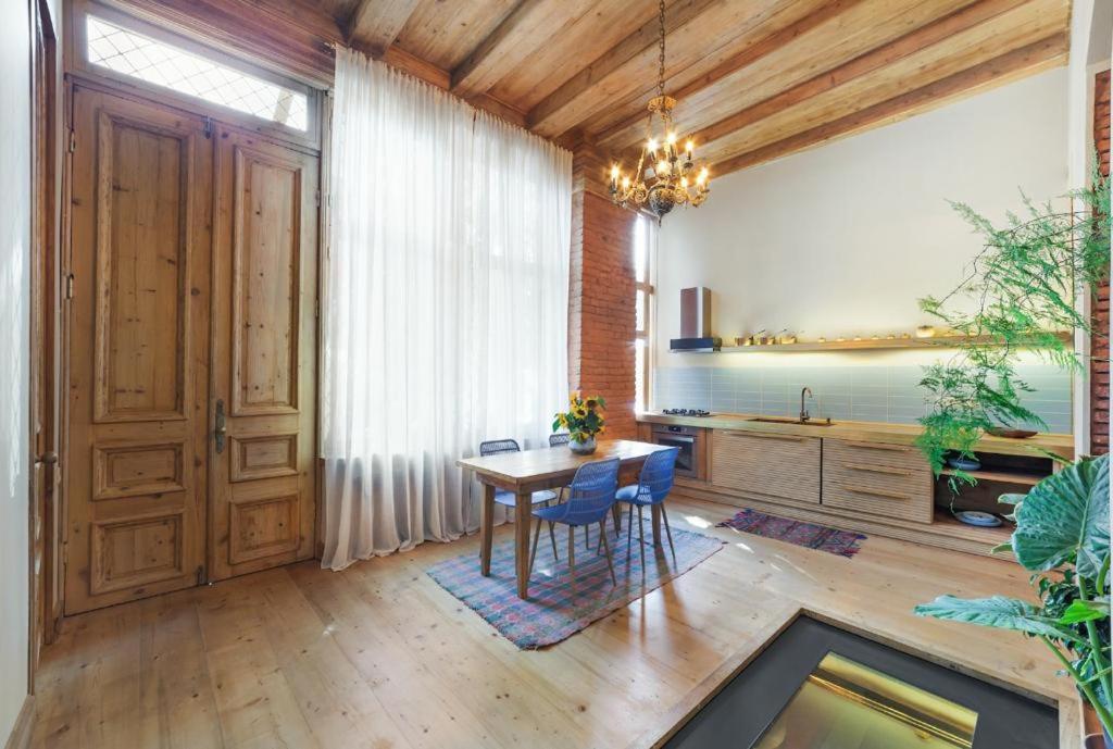Luxury House Apartment Tbilisi Ngoại thất bức ảnh